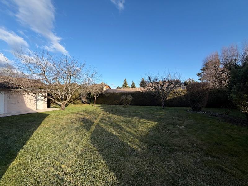 Maison - 239 m² - 8 pièces