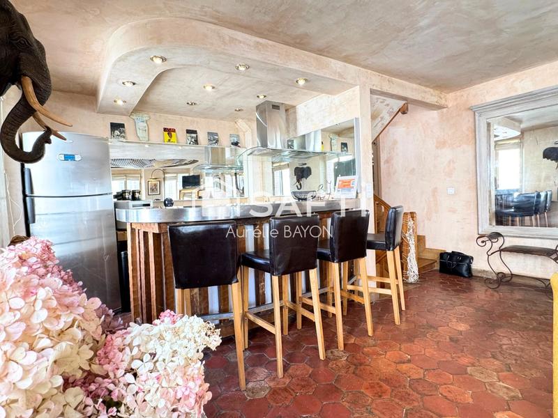 Appartement - 100 m² - 4 pièces