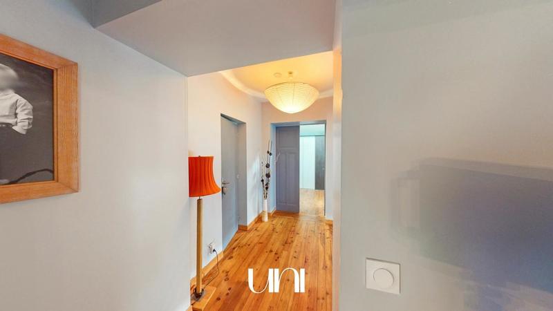 Maison - 422 m² - 12 pièces