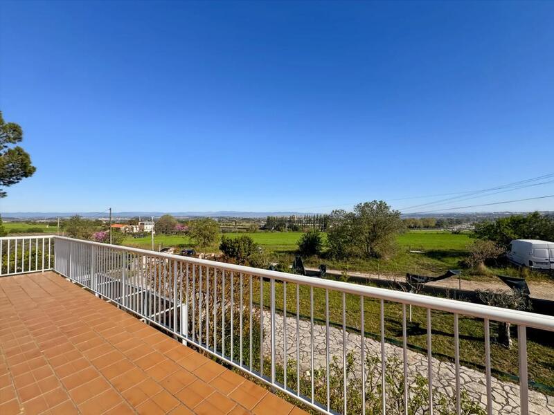 Maison - 222 m² - 8 pièces