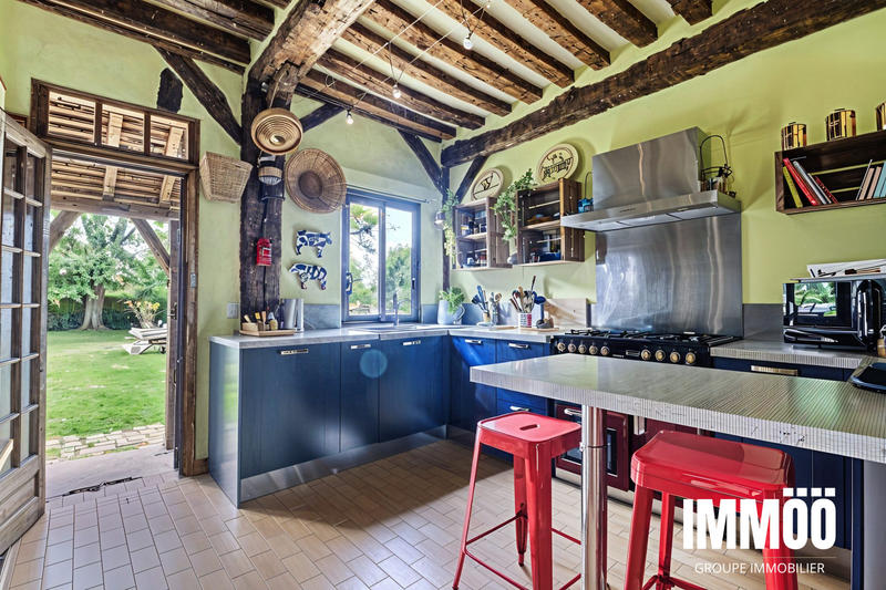 Maison - 268 m² - 12 pièces