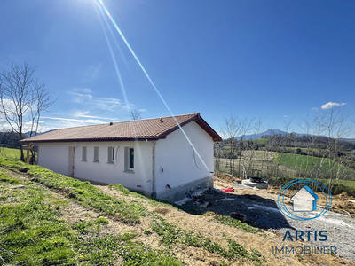 Villa - 90 m² - 4 pièces