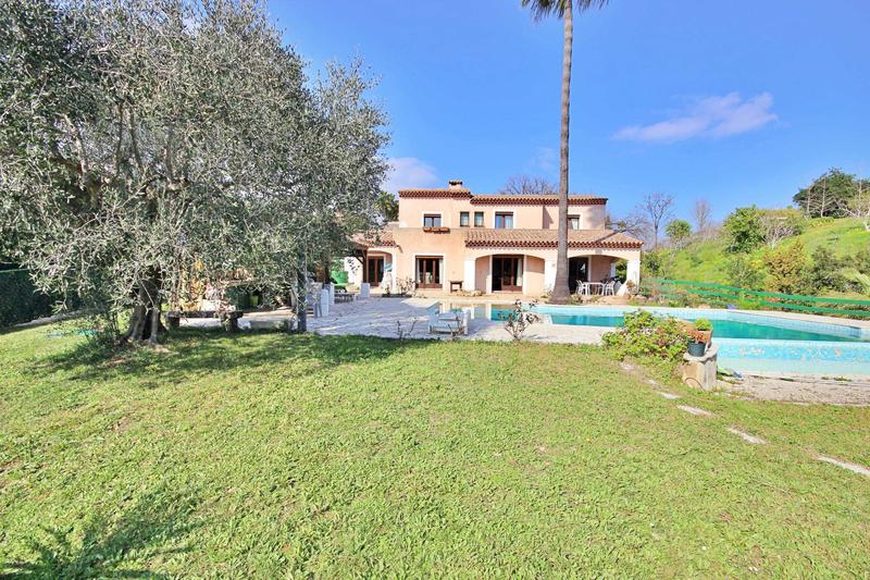 Villa - 250 m² - 7 pièces
