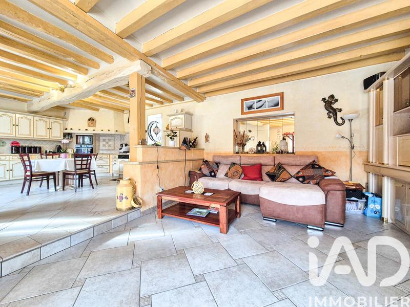Maison - 240 m² - 7 pièces