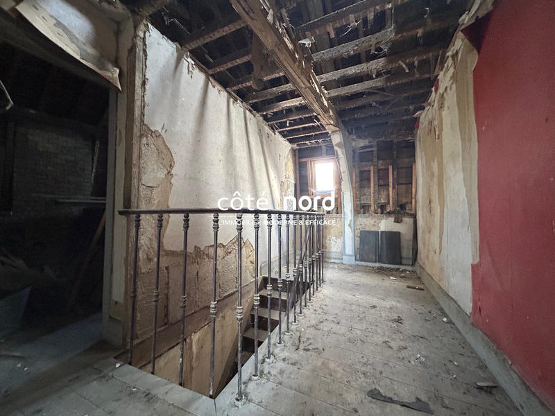 Maison - 288 m² - 8 pièces