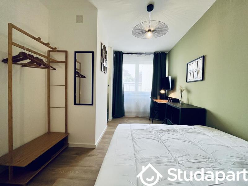 Chambre - 11 m² - 1 pièce