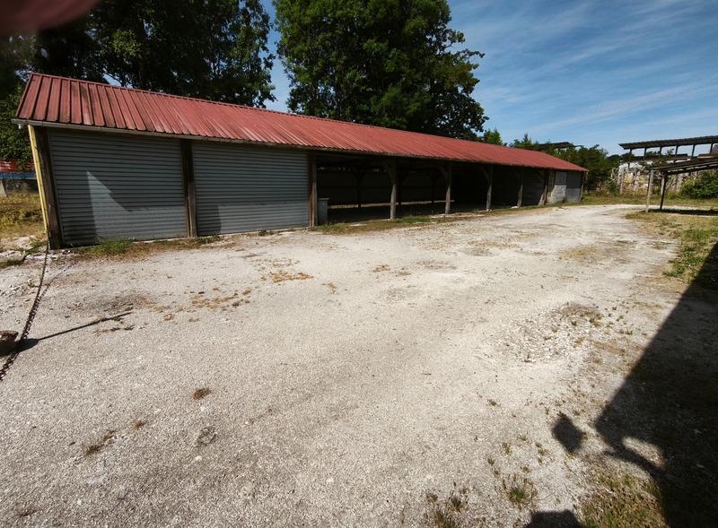 Local d'activité / Entrepôt - 464 m² - 9 pièces