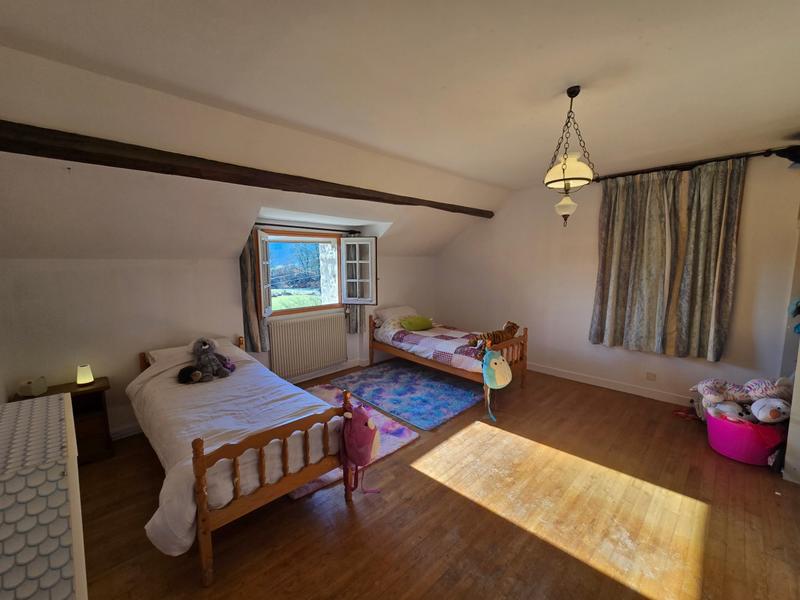 Maison - 210 m² - 7 pièces