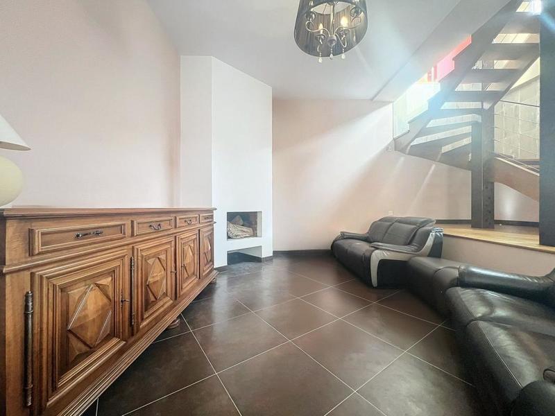 Maison - 253 m² - 5 pièces