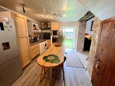 Maison - 168 m² - 8 pièces