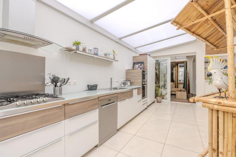 Maison - 189 m² - 7 pièces