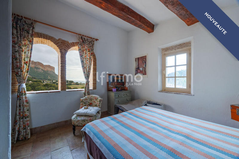 Maison - 260 m² - 10 pièces