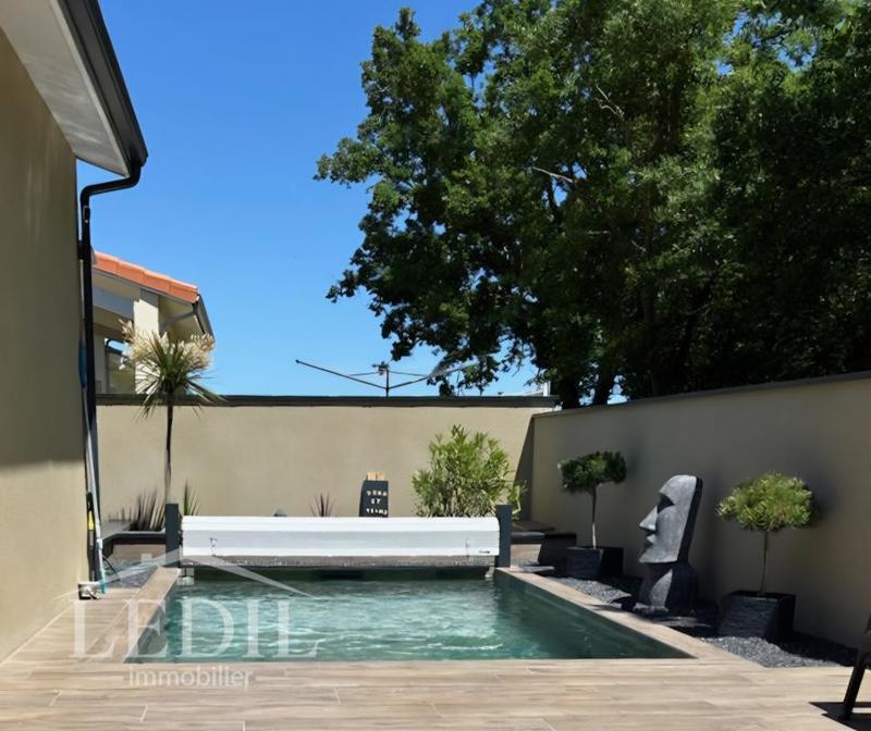 Maison - 140 m² - 5 pièces