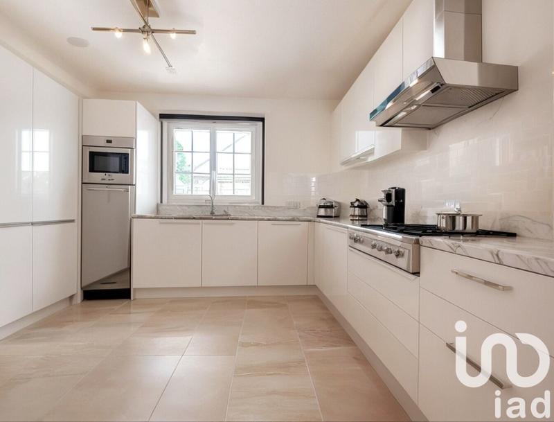 Maison - 158 m² - 7 pièces