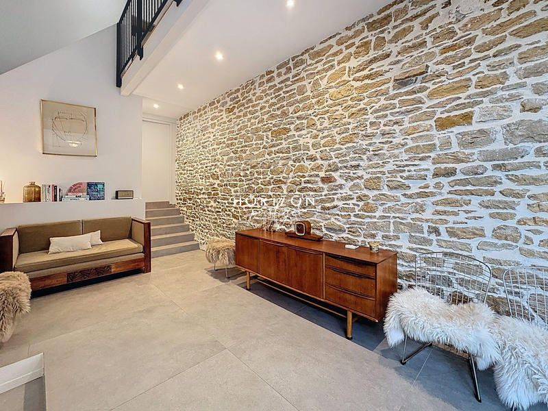 Maison ancienne - 245 m² - 10 pièces