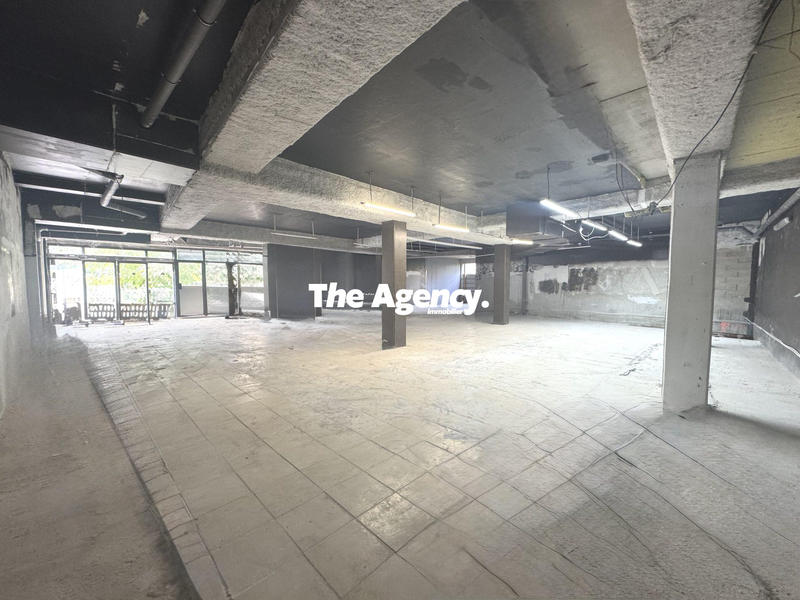 Local commercial - 296 m²