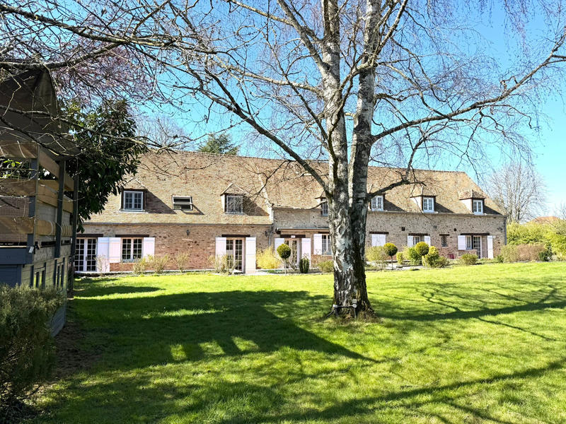 Propriété - 600 m² - 23 pièces