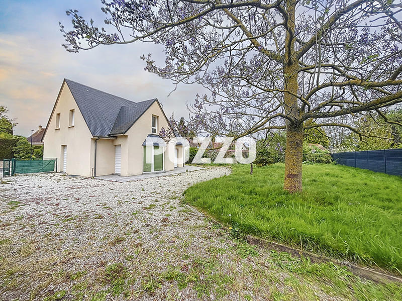 Maison - 180 m² - 8 pièces