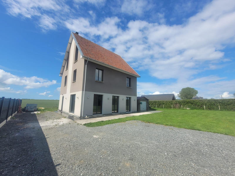 Maison - 261 m² - 6 pièces