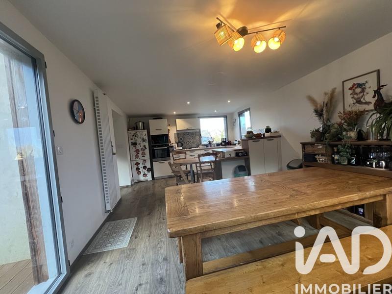 Maison - 99 m² - 5 pièces