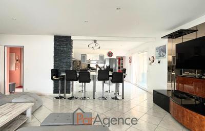 Maison - 162 m² - 5 pièces