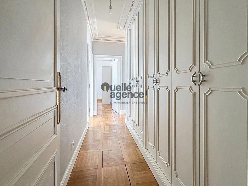 Appartement - 258 m² - 7 pièces