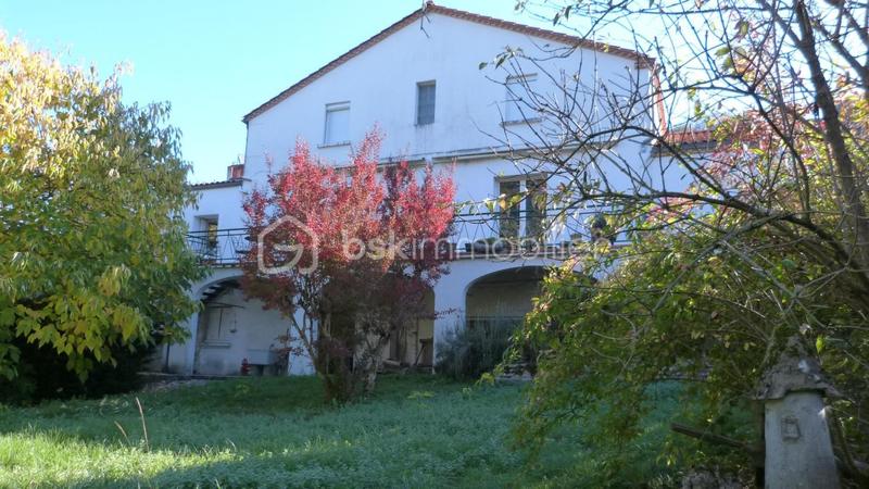 Maison en pierre - 261 m² - 8 pièces