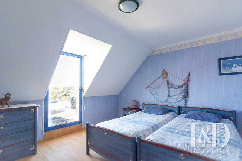 Maison contemporaine - 204 m² - 6 pièces