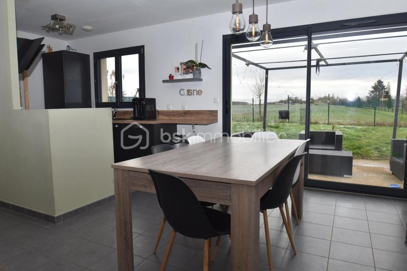 Maison - 92 m² - 5 pièces