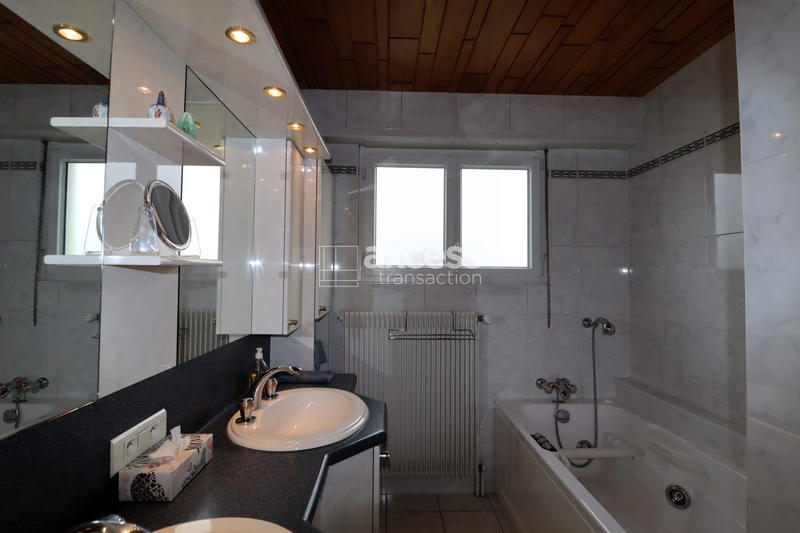 Maison - 184 m² - 6 pièces