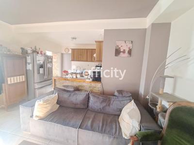 Maison - 93 m² - 4 pièces