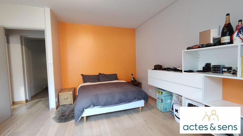 Maison - 215 m² - 10 pièces