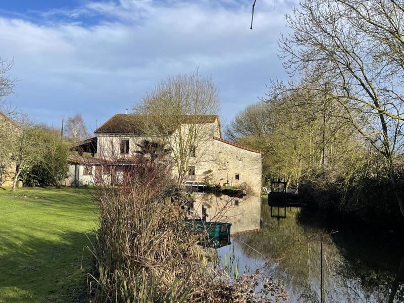 Moulin - 161 m² - 5 pièces