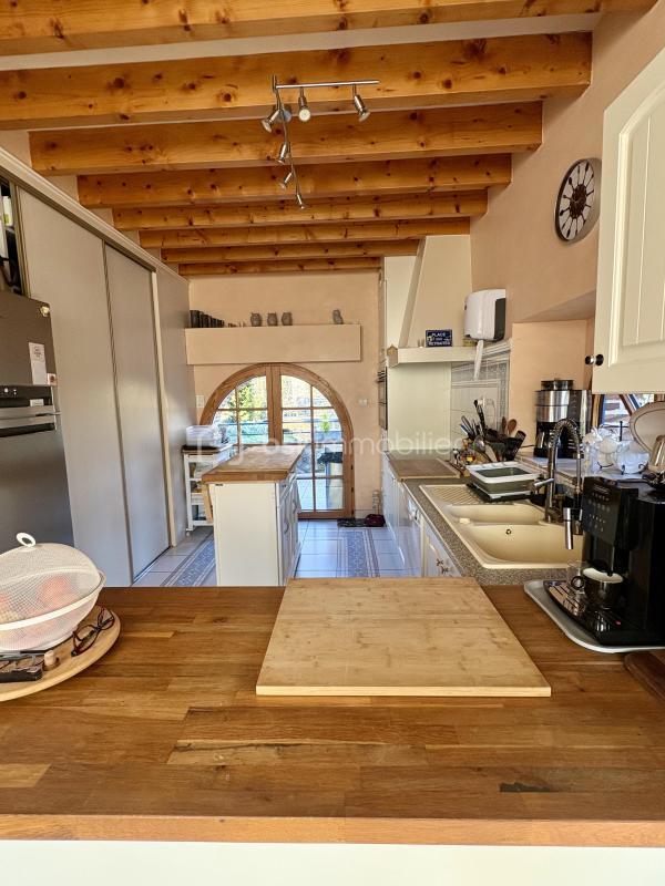 Moulin - 297 m² - 9 pièces