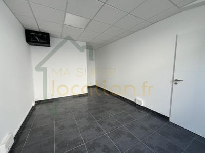 Local commercial - 17 m² - 1 pièce