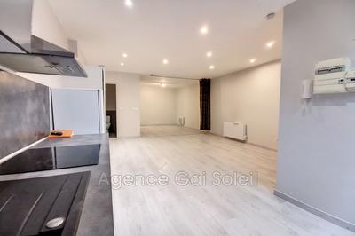 Loft - 44 m² - 2 pièces