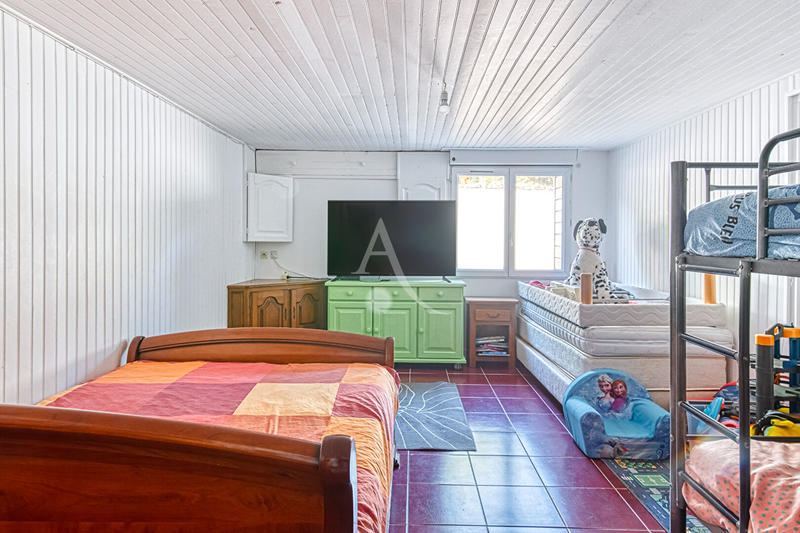 Maison - 180 m² - 5 pièces