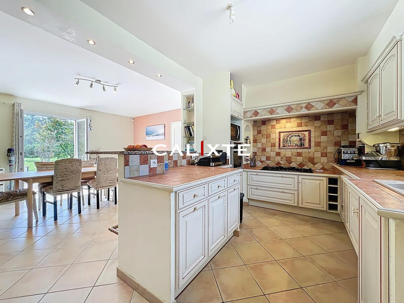 Villa - 215 m² - 5 pièces