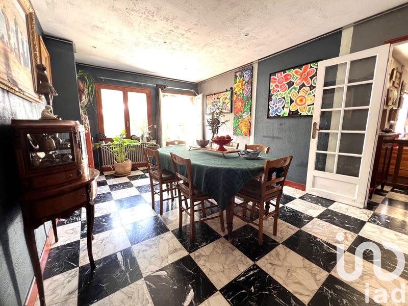 Maison - 214 m² - 8 pièces