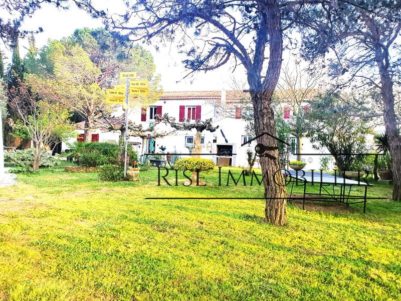 Propriété - 380 m² - 15 pièces