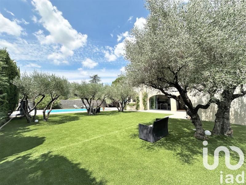 Maison - 280 m² - 8 pièces