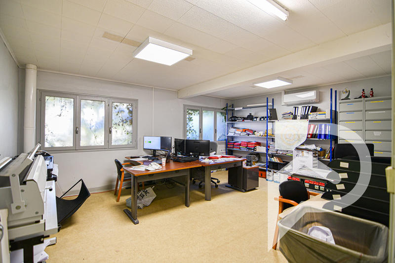 Maison - 270 m² - 11 pièces