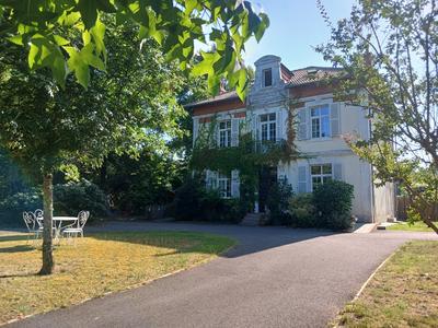 Maison - 253 m² - 10 pièces