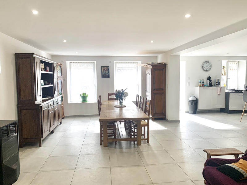 Maison - 256 m² - 7 pièces