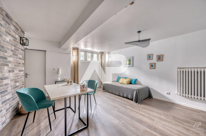 Maison - 240 m² - 6 pièces