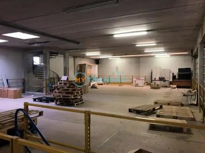 Entrepôt - 1 500 m²