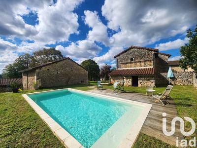 Maison - 306 m² - 8 pièces