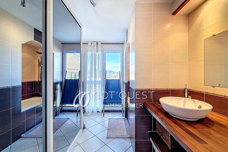 Appartement - 90 m² - 4 pièces