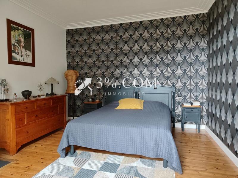 Propriété - 181 m² - 9 pièces