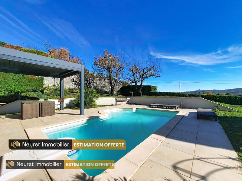 Maison - 137 m² - 7 pièces